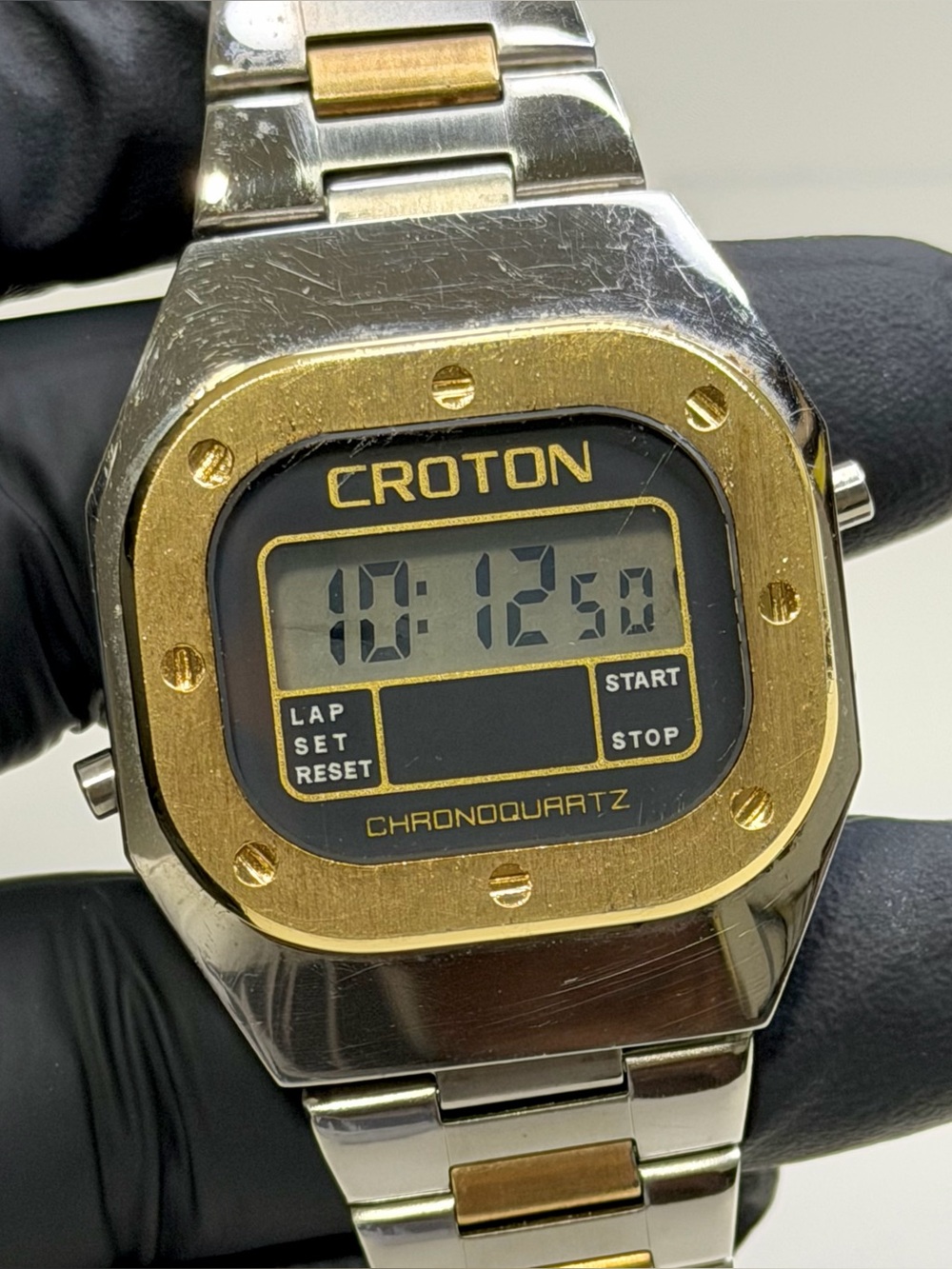Croton Chronoquartz 3706 Digital 1970’s Stainless Steel Two-Tone 35mm Watch